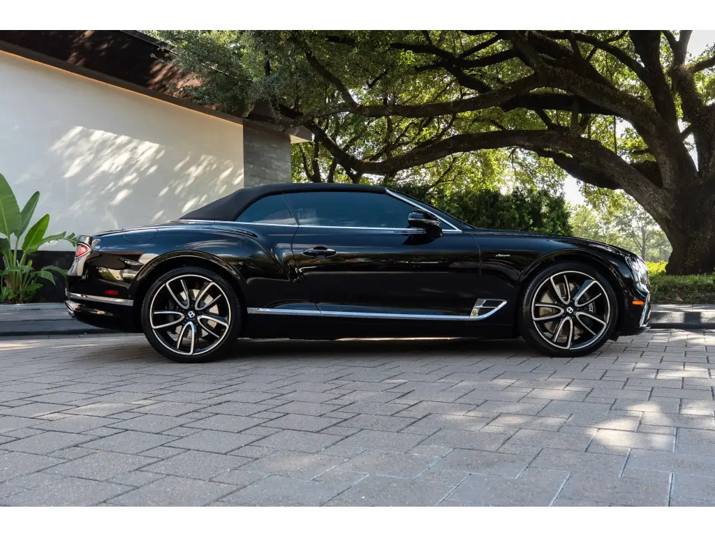 Image for 2023 Continental GTC Azure V8 at position 5