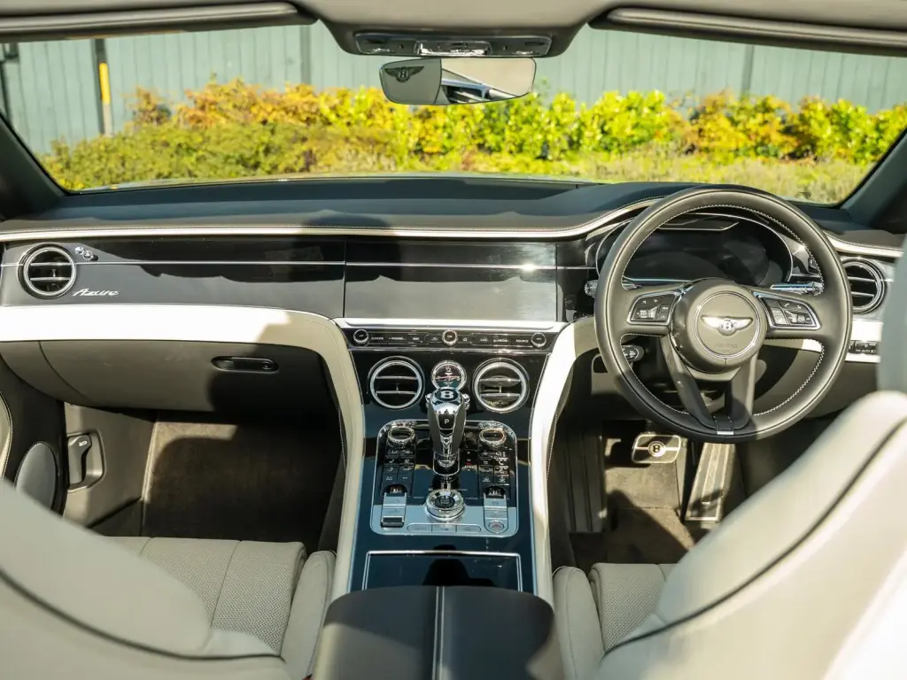 Image for 2023 Continental GTC Azure V8 at position 4