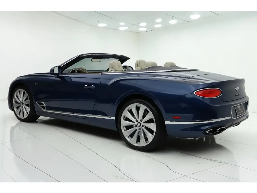 Image for 2024 Continental GTC Azure V8 at position 3