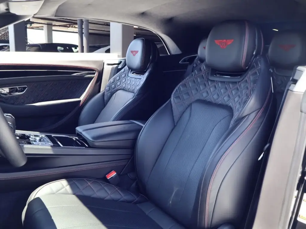 Image for 2020 Continental GTC First Edition V8 at position 2