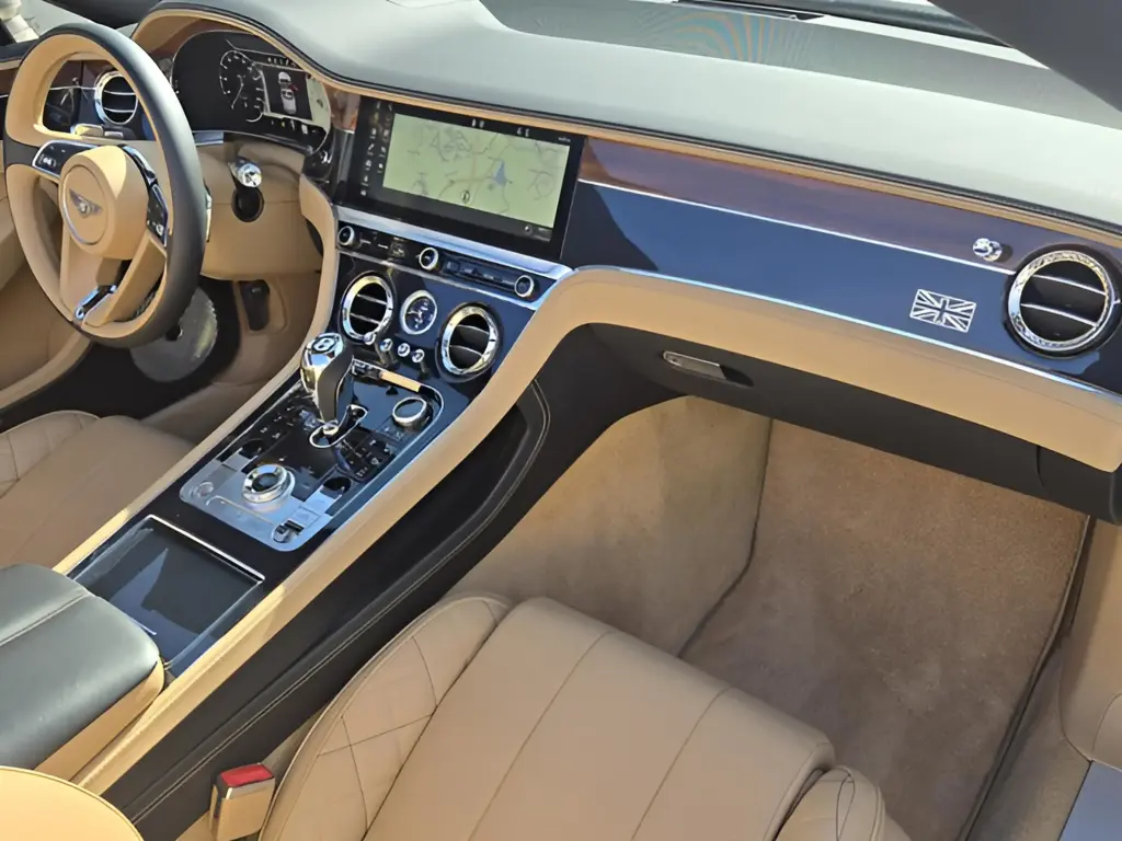 Image for 2020 Continental GTC First Edition V8 at position 2