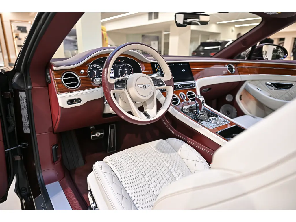 Image for 2019 Continental GTC First Edition W12 at position 2