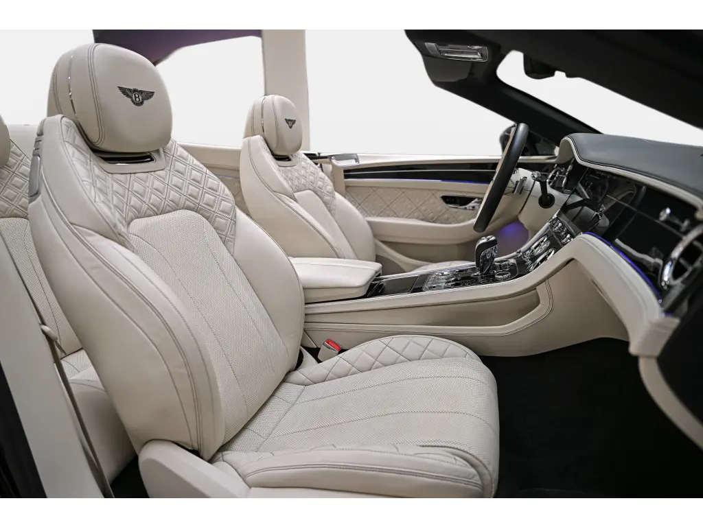 Image for 2019 Continental GTC First Edition W12 at position 2