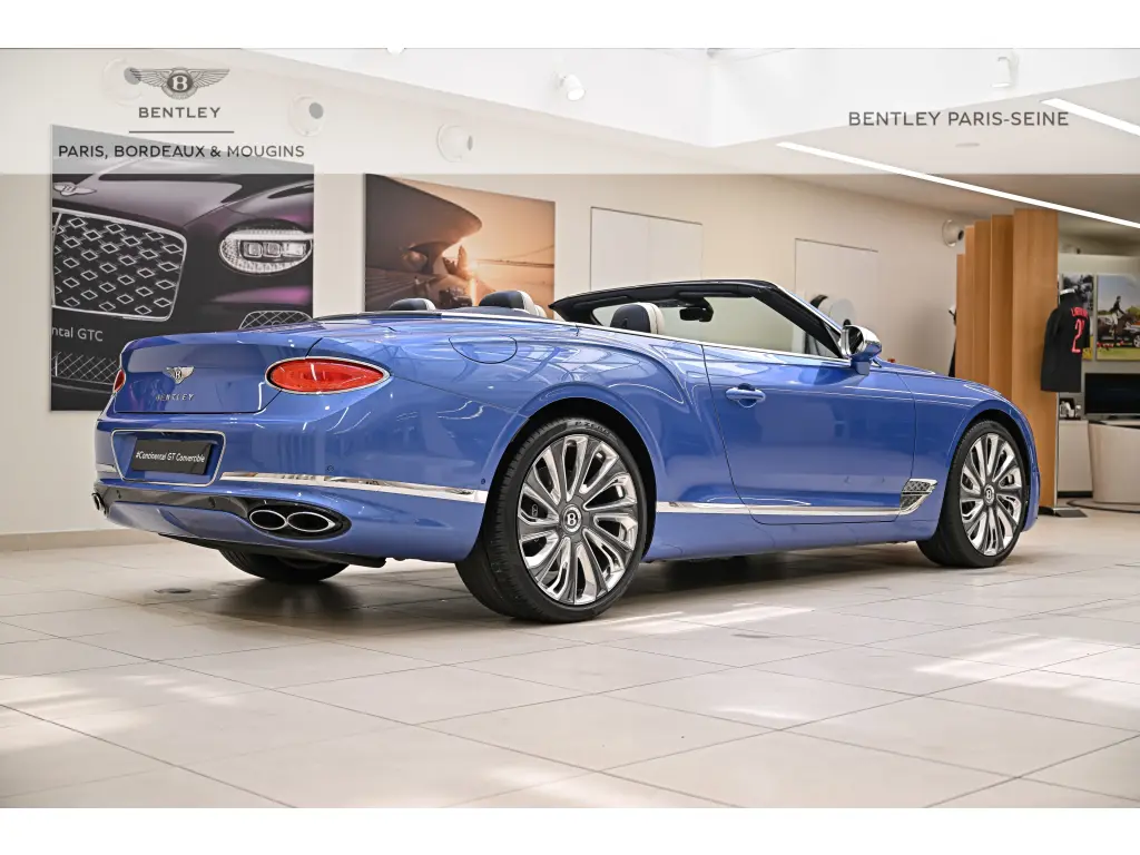 Image for 2021 Continental GTC Mulliner V8 at position 3