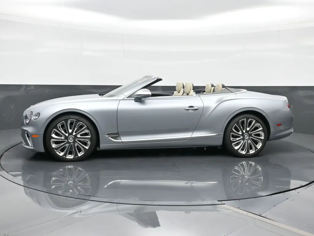 Image for 2022 Continental GTC Mulliner V8 at position 5