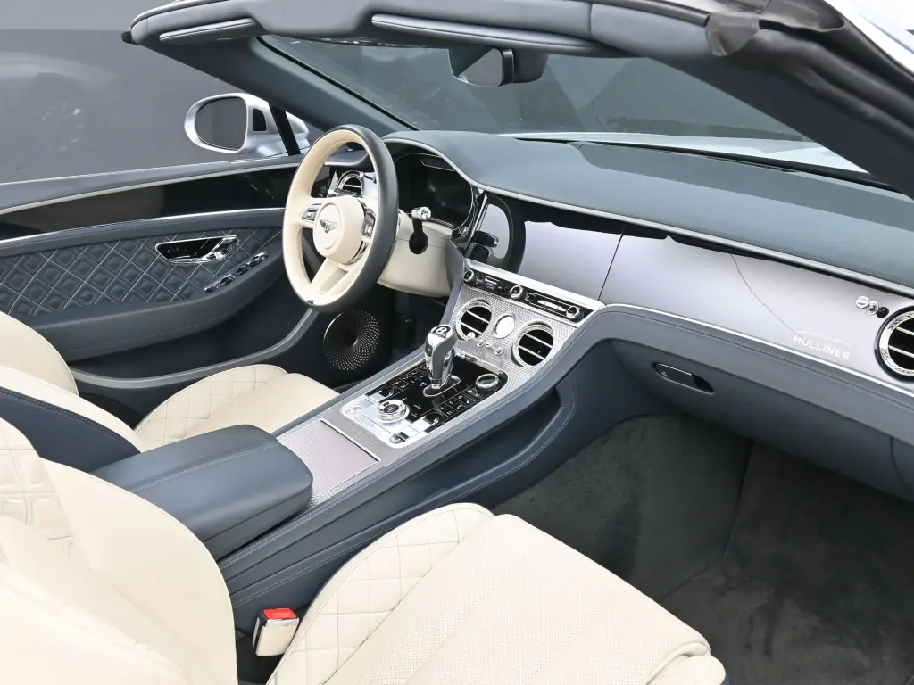 Image for 2022 Continental GTC Mulliner V8 at position 2