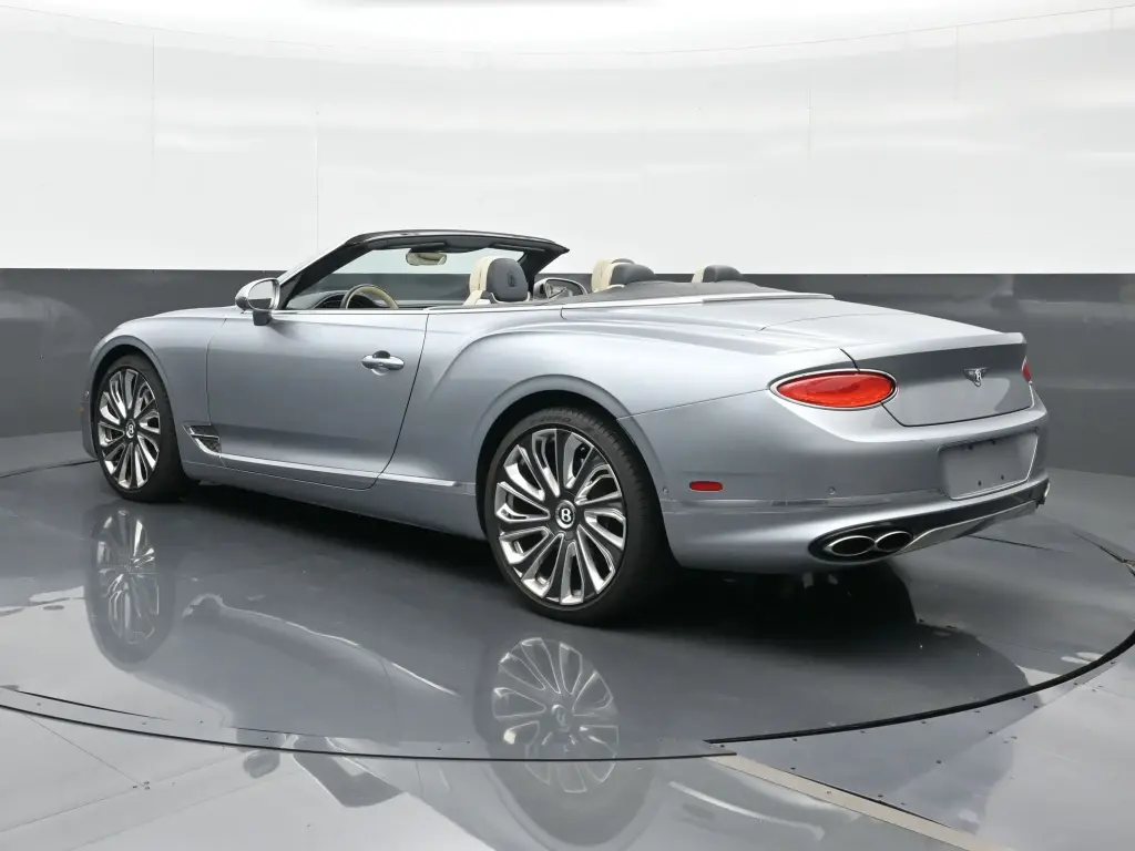 Image for 2022 Continental GTC Mulliner V8 at position 3