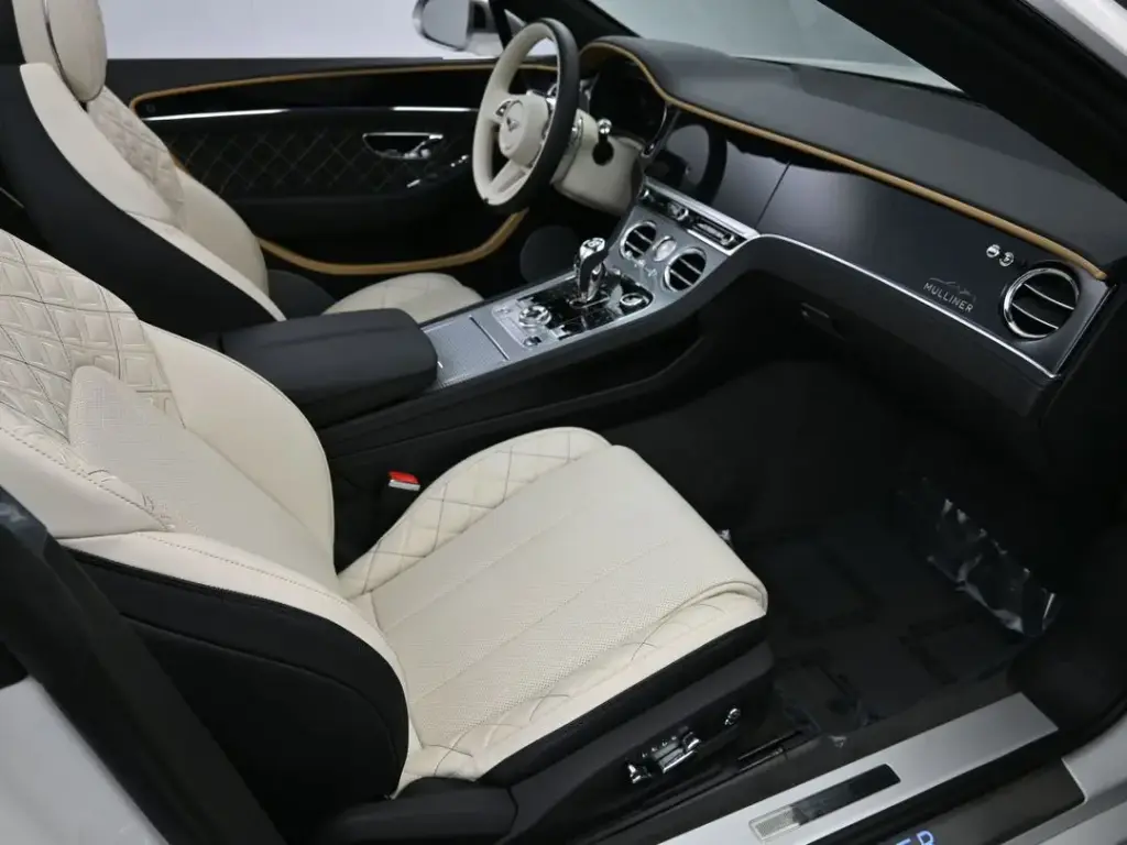 Image for 2023 Continental GTC Mulliner V8 at position 2