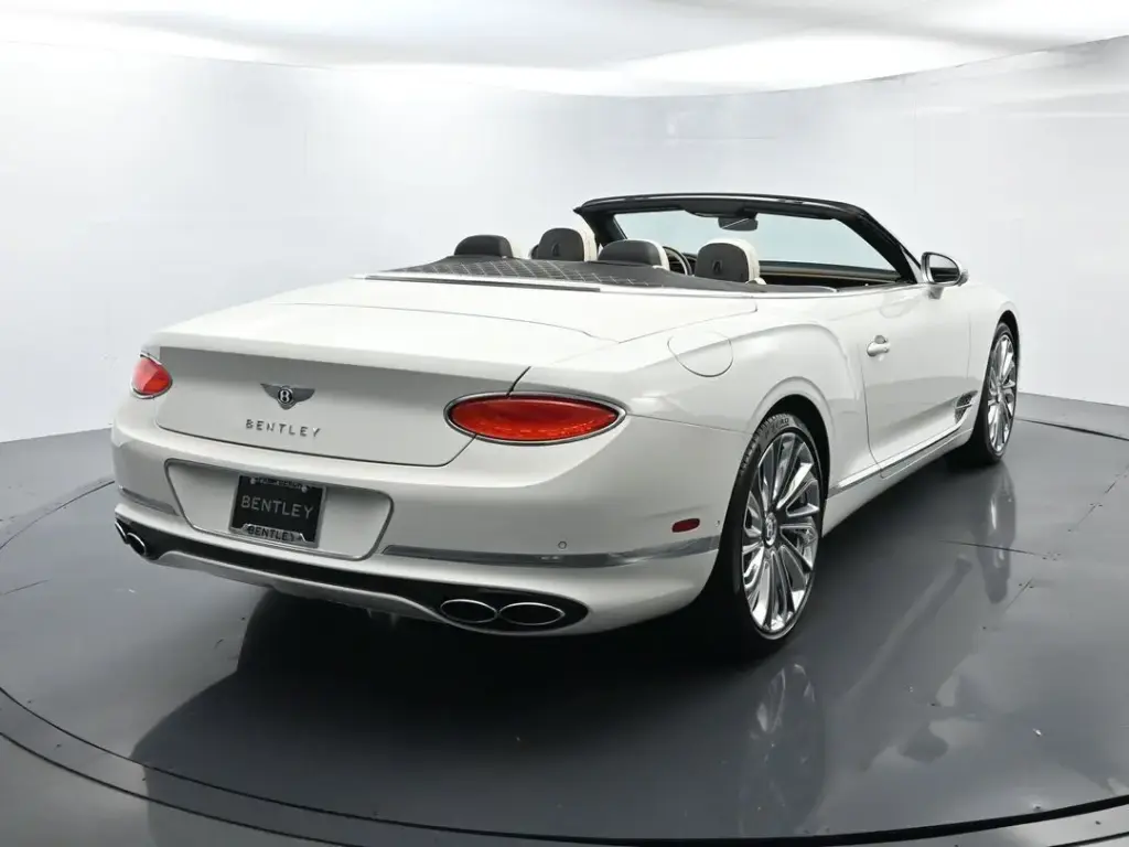 Image for 2023 Continental GTC Mulliner V8 at position 3