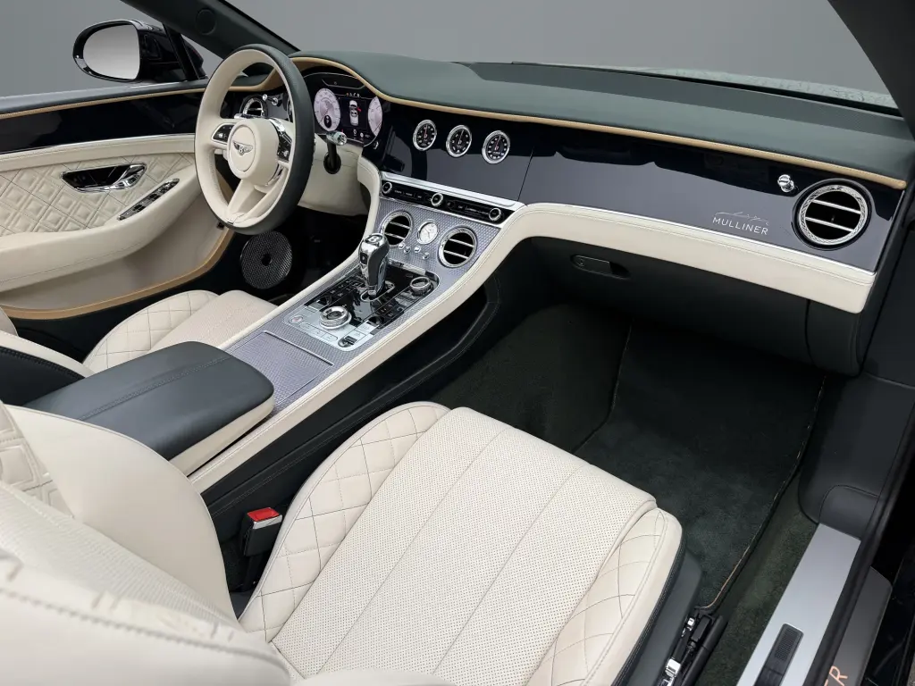 Image for 2024 Continental GTC Mulliner V8 at position 2