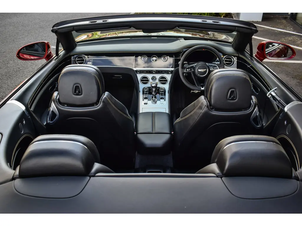 Image for 2020 Continental GTC Mulliner W12 at position 4