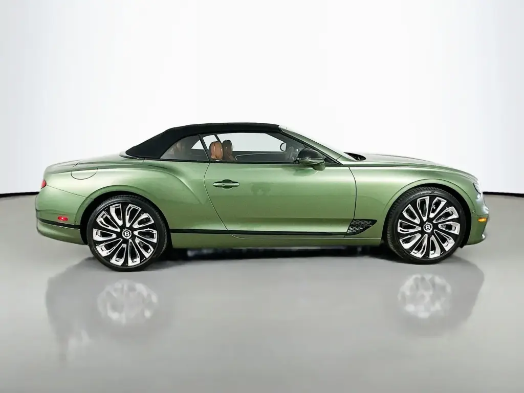 Image for 2024 Continental GTC Mulliner W12 at position 5