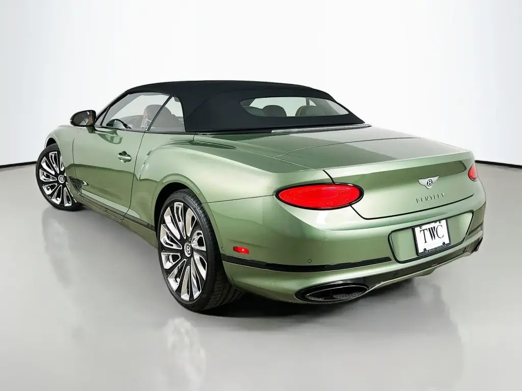 Image for 2024 Continental GTC Mulliner W12 at position 3