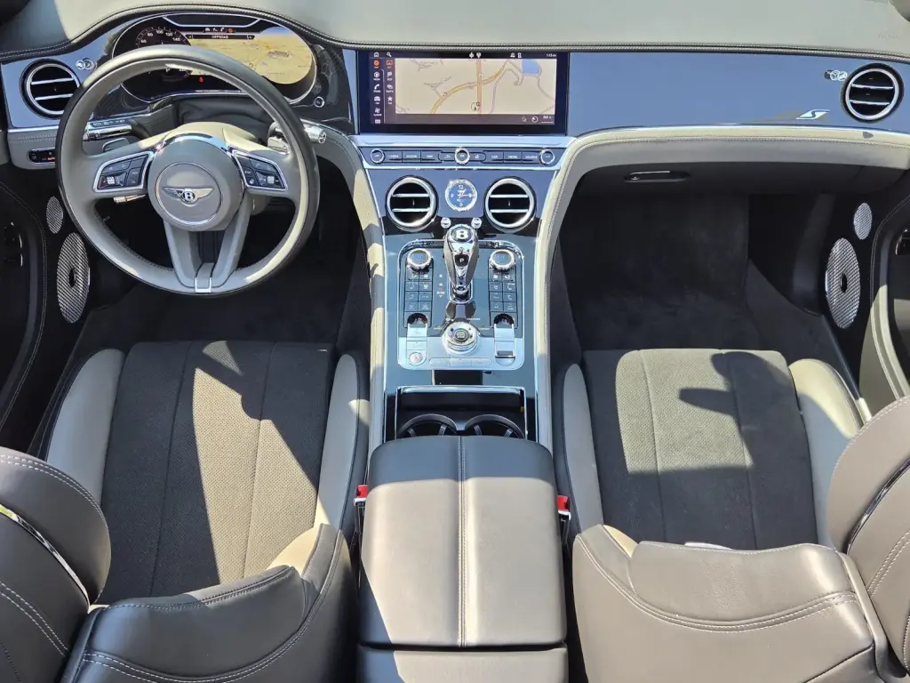 Image for 2023 Continental GTC S V8 at position 4