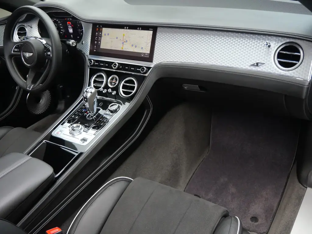 Image for 2023 Continental GTC S V8 at position 2