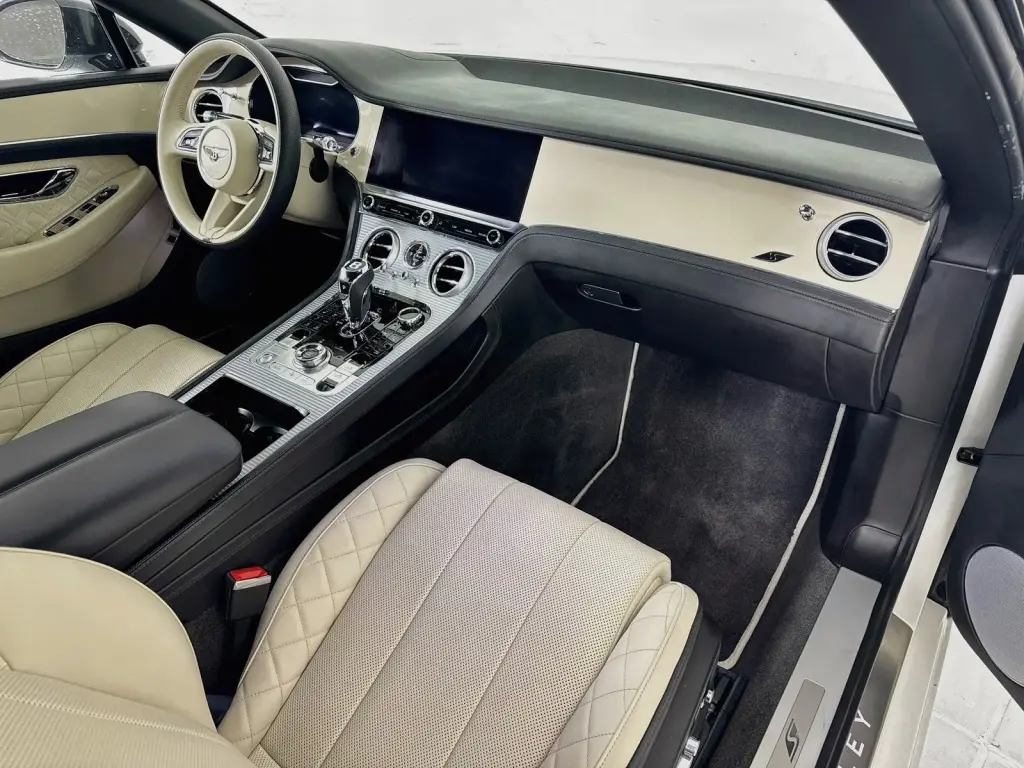 2023 Continental GTC S V8 vehicle image