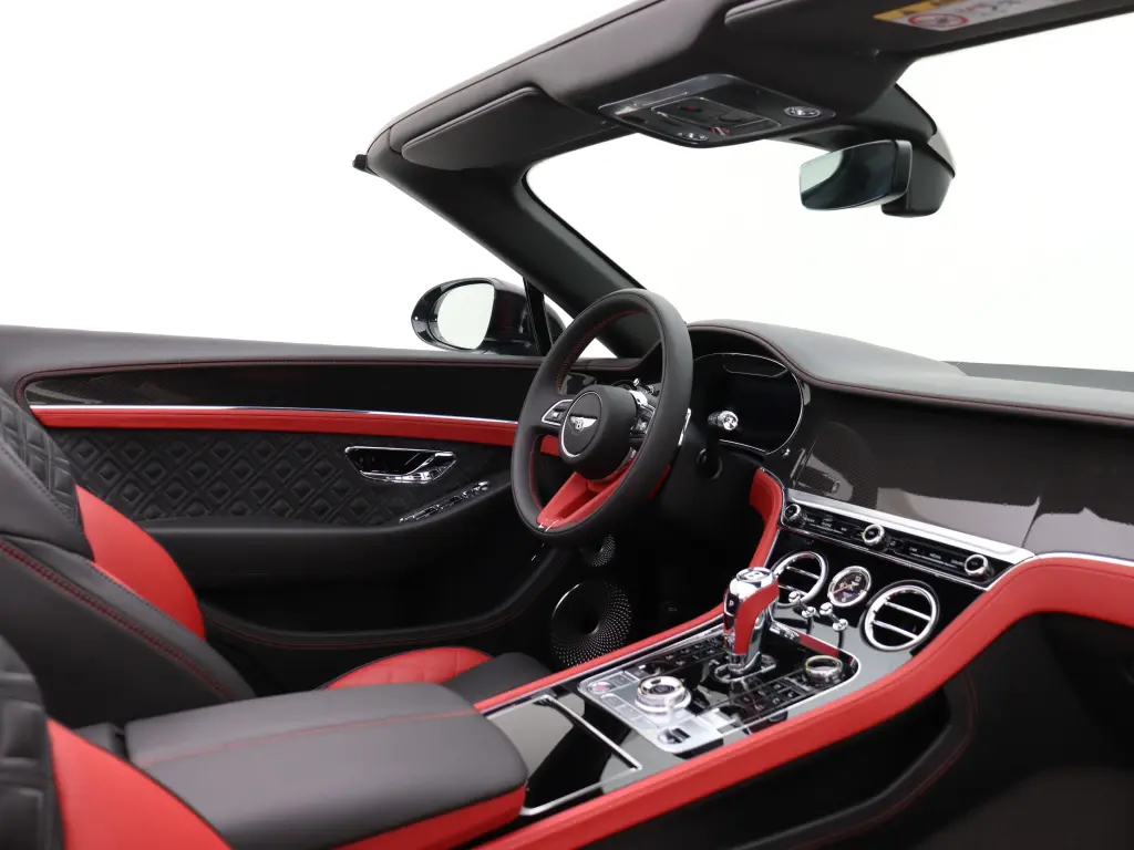 2023 Continental GTC S V8 vehicle image