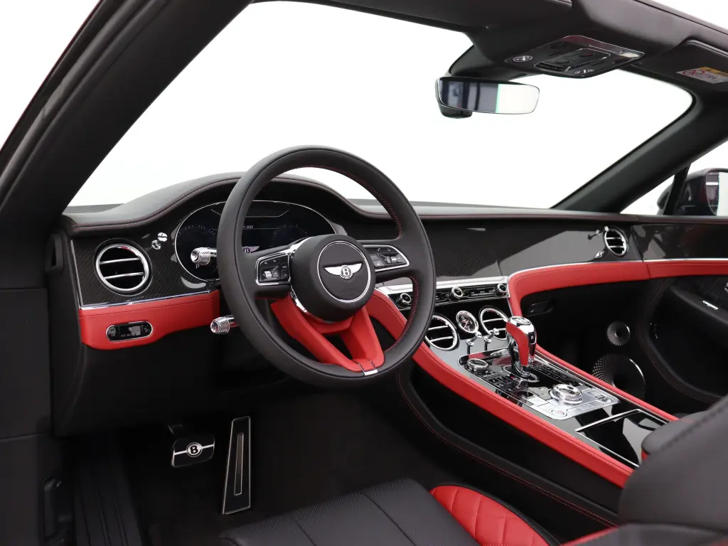 2023 Continental GTC S V8 vehicle image