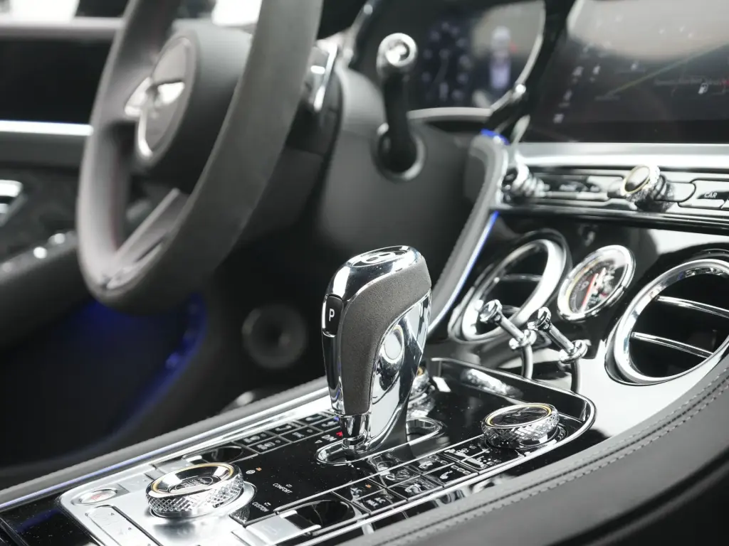 Image for 2023 Continental GTC S V8 at position 4