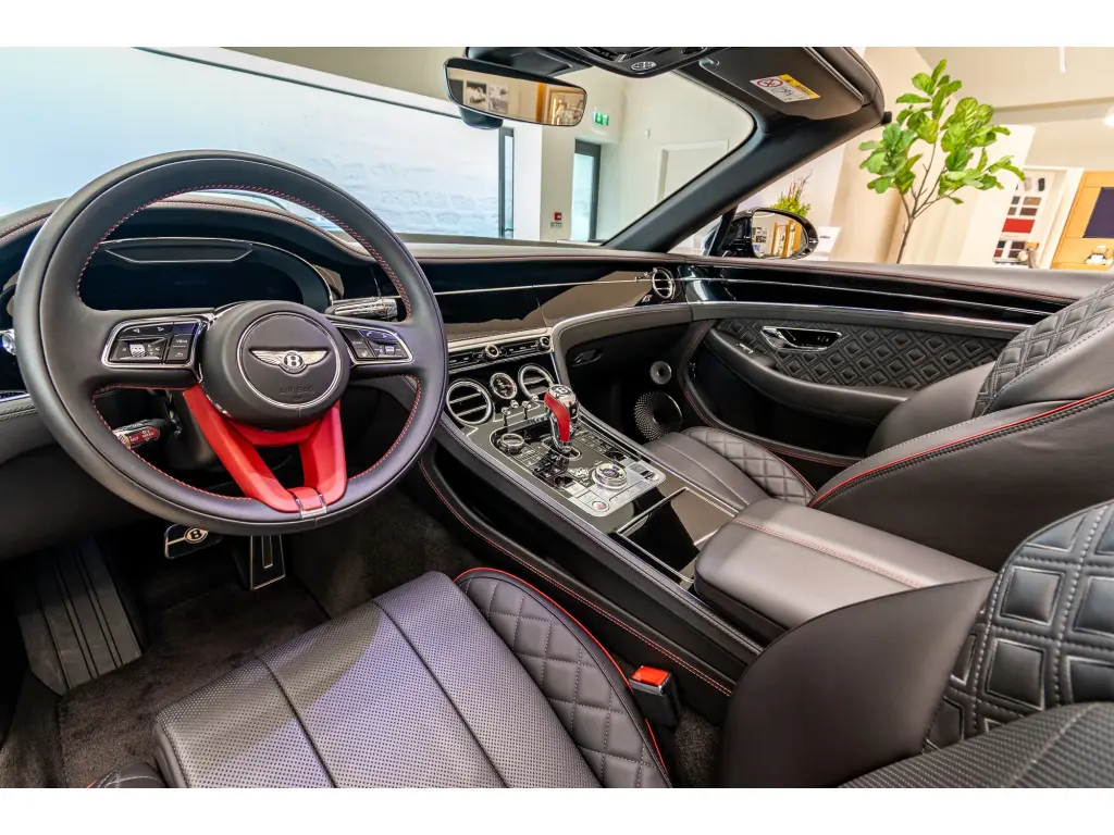 Image for 2023 Continental GTC S V8 at position 2