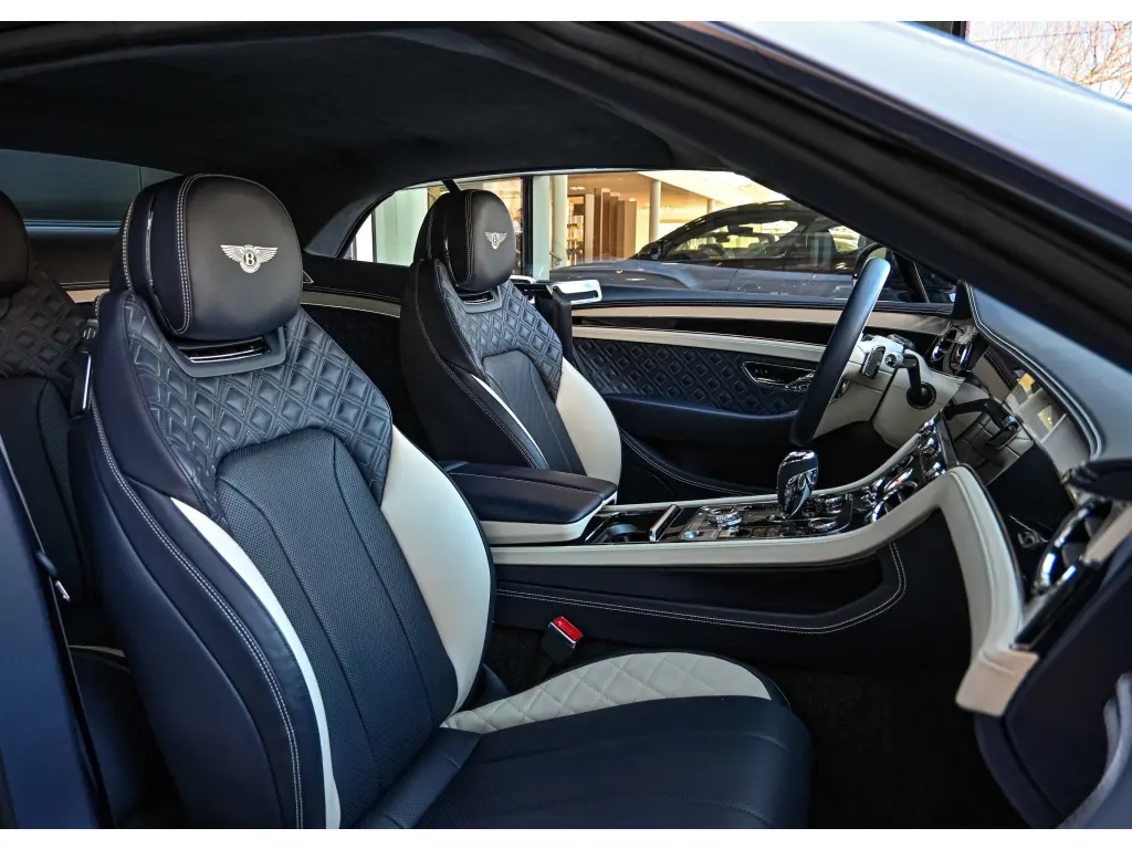 Image for 2024 Continental GTC S V8 at position 2