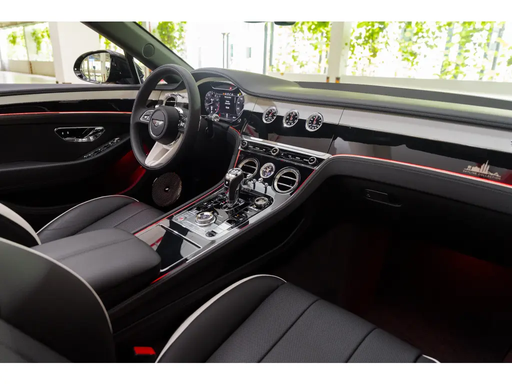 Image for 2024 Continental GTC S V8 at position 2