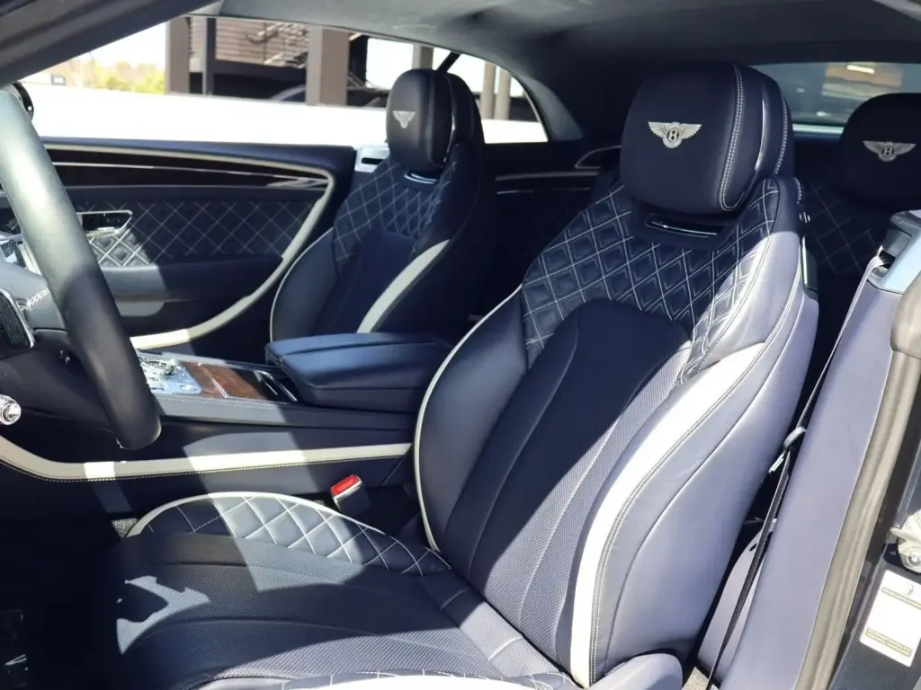 Image for 2022 Continental GTC Speed W12 at position 2