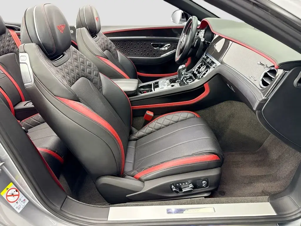 Image for 2022 Continental GTC Speed W12 at position 2