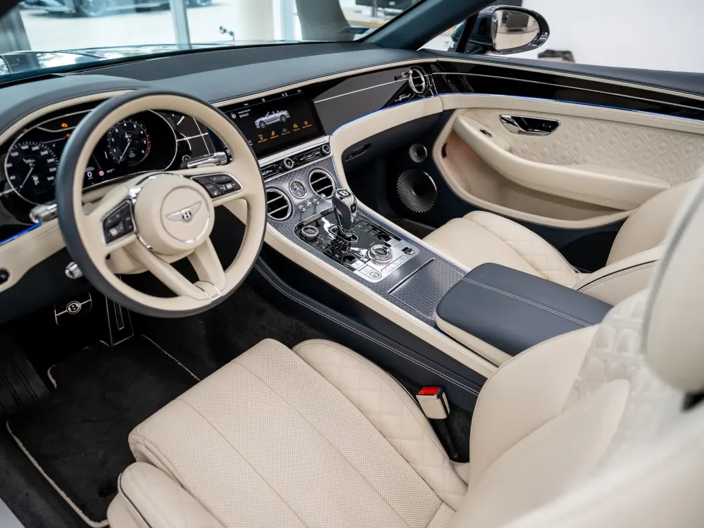 Image for 2022 Continental GTC Speed W12 at position 2