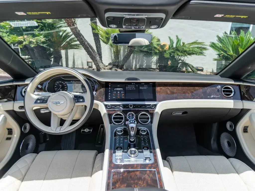 Image for 2023 Continental GTC Speed W12 at position 4