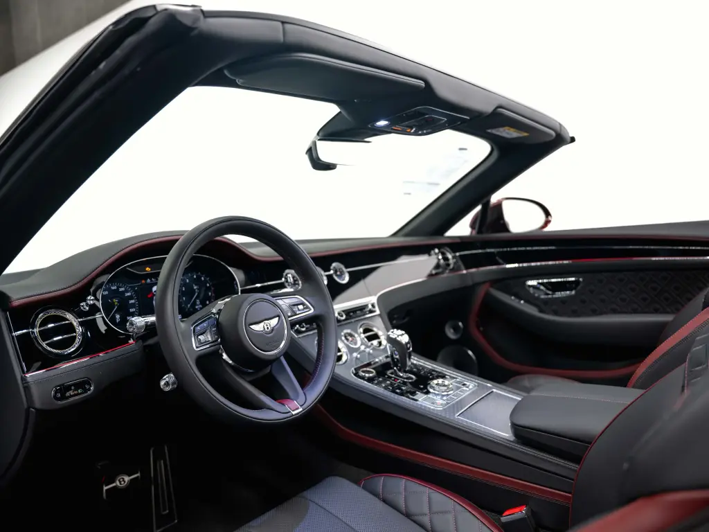 Image for 2023 Continental GTC Speed W12 at position 2