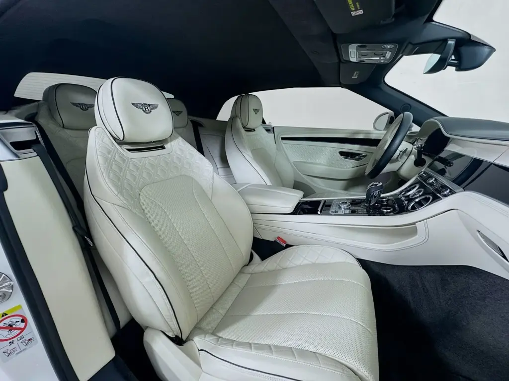 Image for 2024 Continental GTC Speed W12 at position 2