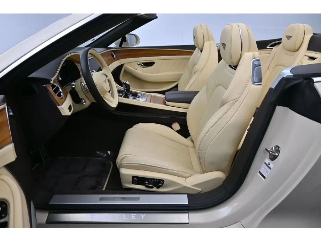 Image for 2024 Continental GTC V8 Edition 8 at position 2