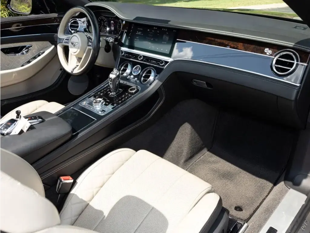 Image for 2020 Continental GTC V8 at position 4
