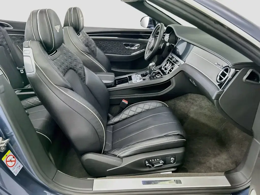Image for 2020 Continental GTC V8 at position 2