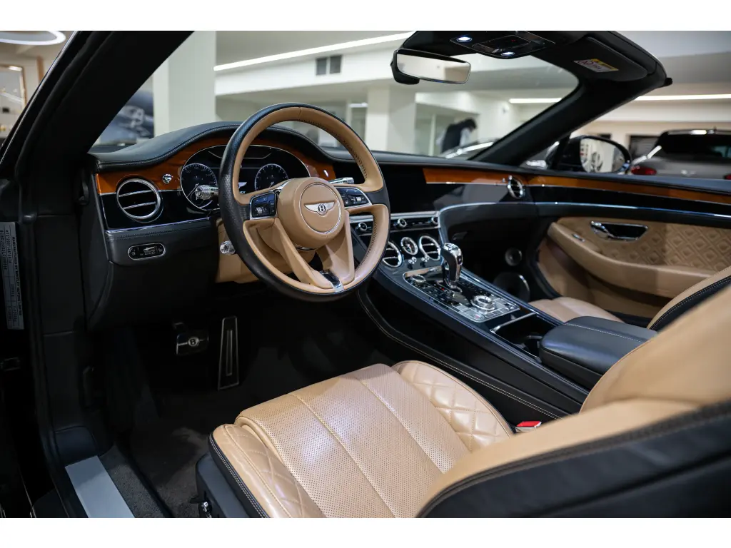 Image for 2020 Continental GTC V8 at position 2