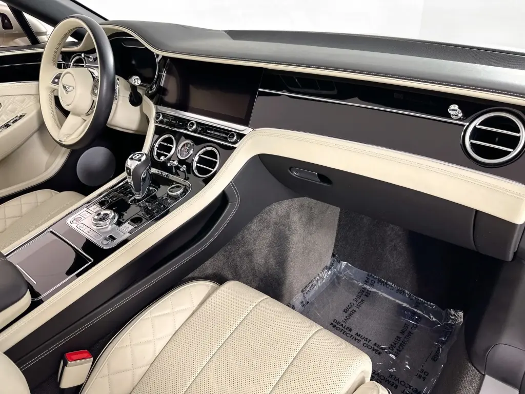 Image for 2021 Continental GTC V8 at position 2