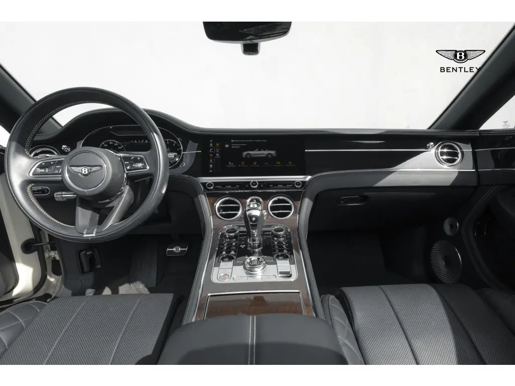 Image for 2021 Continental GTC V8 at position 4