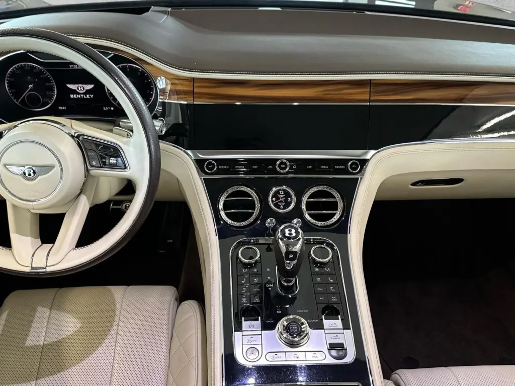 Image for 2021 Continental GTC V8 at position 4