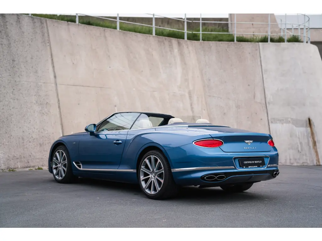 Image for 2021 Continental GTC V8 at position 3