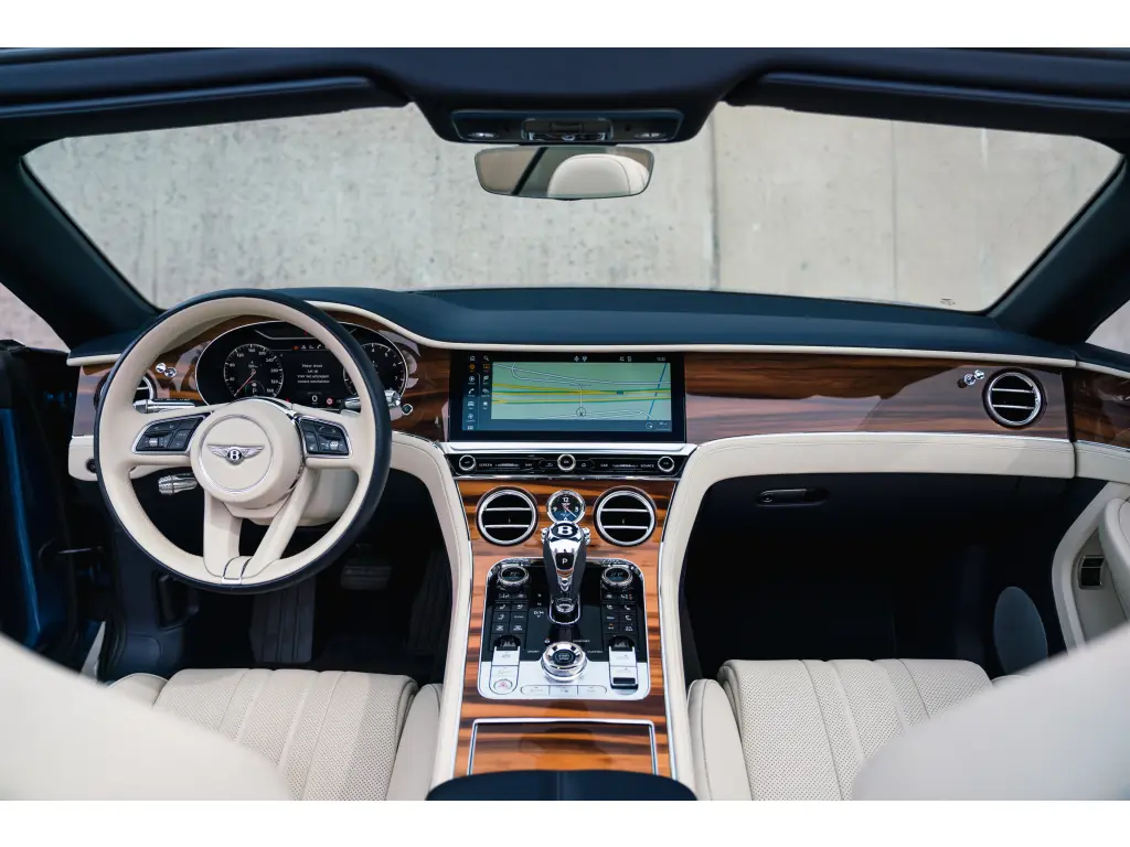 Image for 2021 Continental GTC V8 at position 4