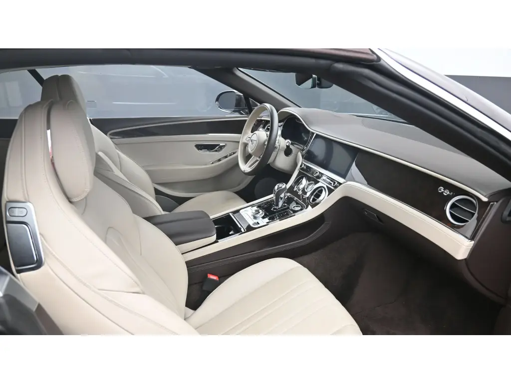 Image for 2022 Continental GTC V8 at position 2