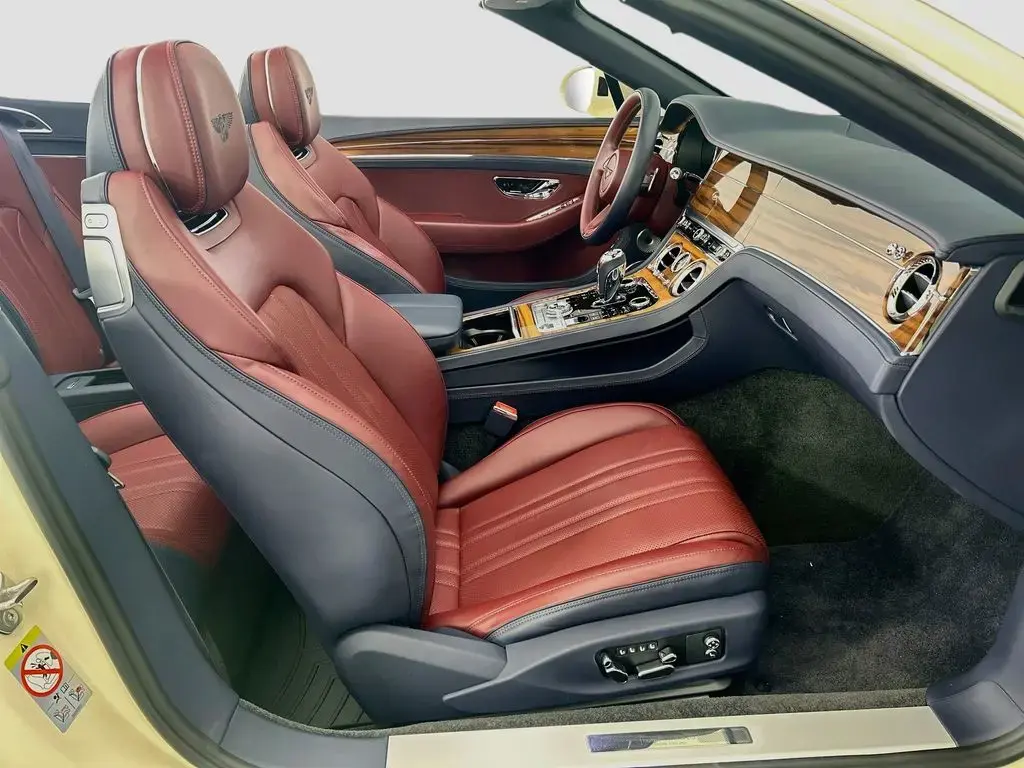 Image for 2022 Continental GTC V8 at position 2