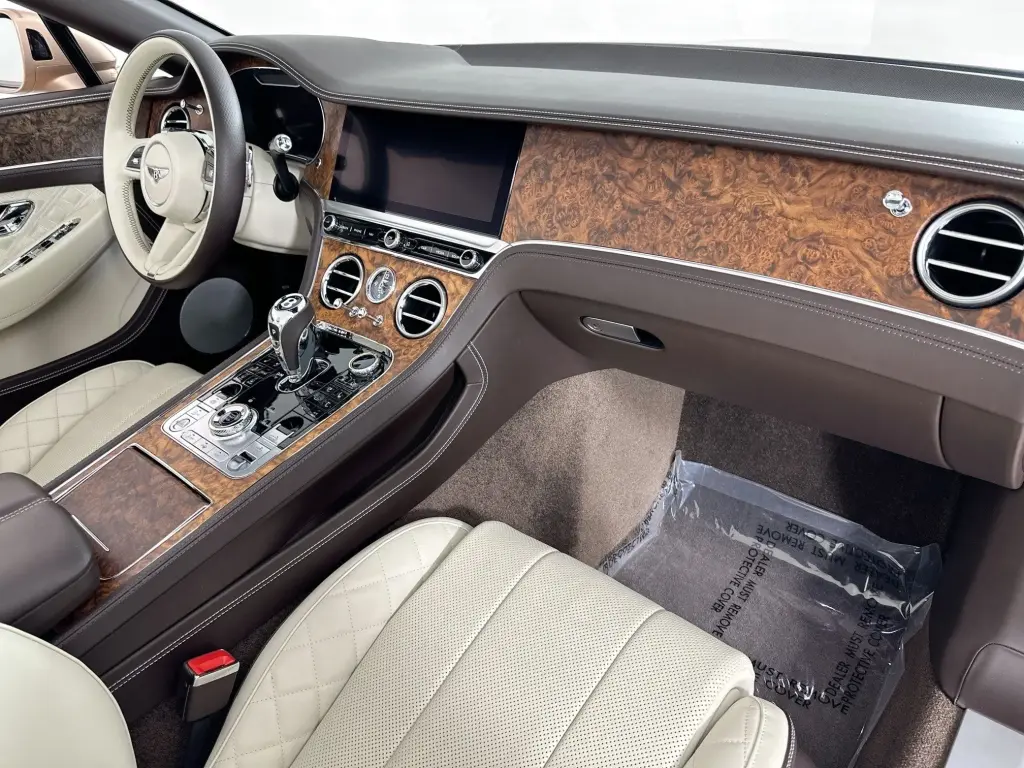 Image for 2022 Continental GTC V8 at position 2