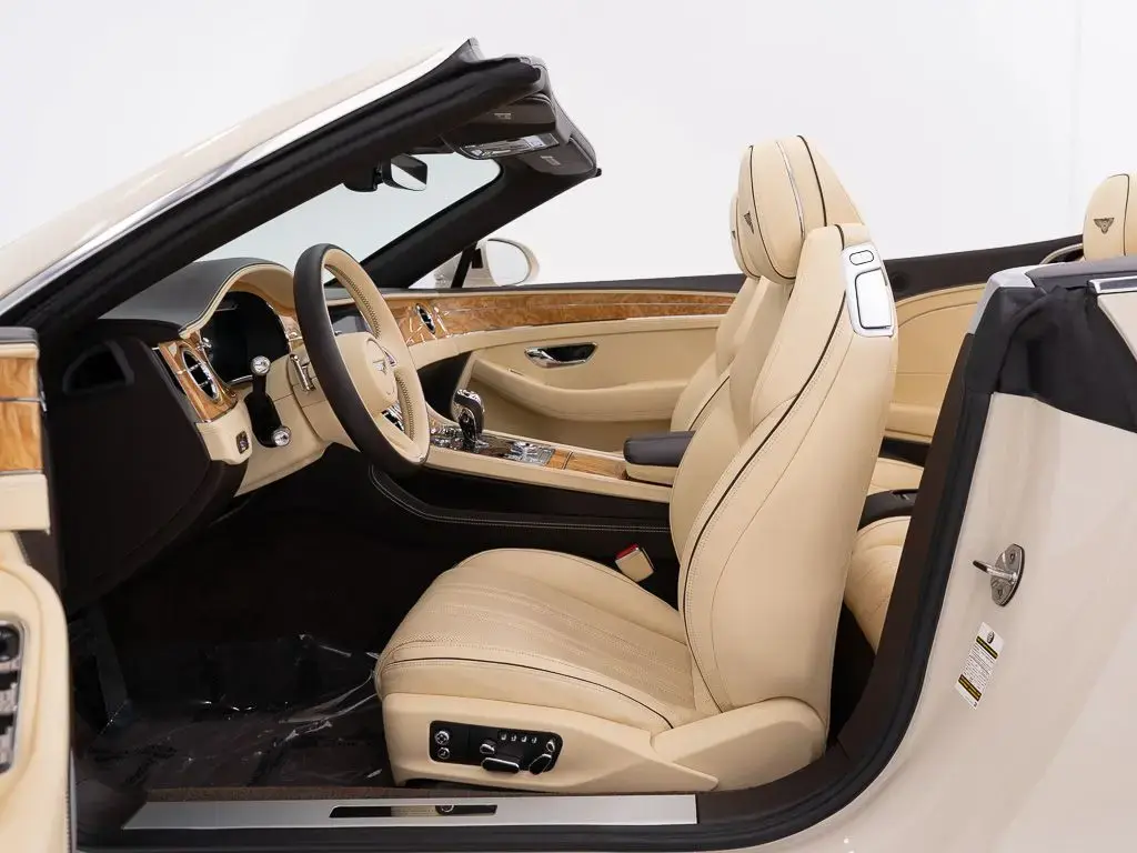 Image for 2022 Continental GTC V8 at position 2