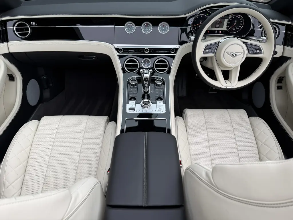 Image for 2022 Continental GTC V8 at position 4