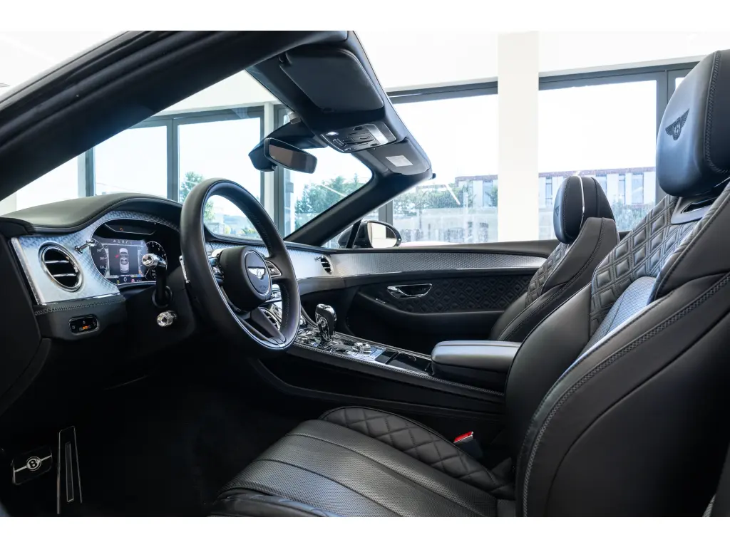 Image for 2022 Continental GTC V8 at position 2