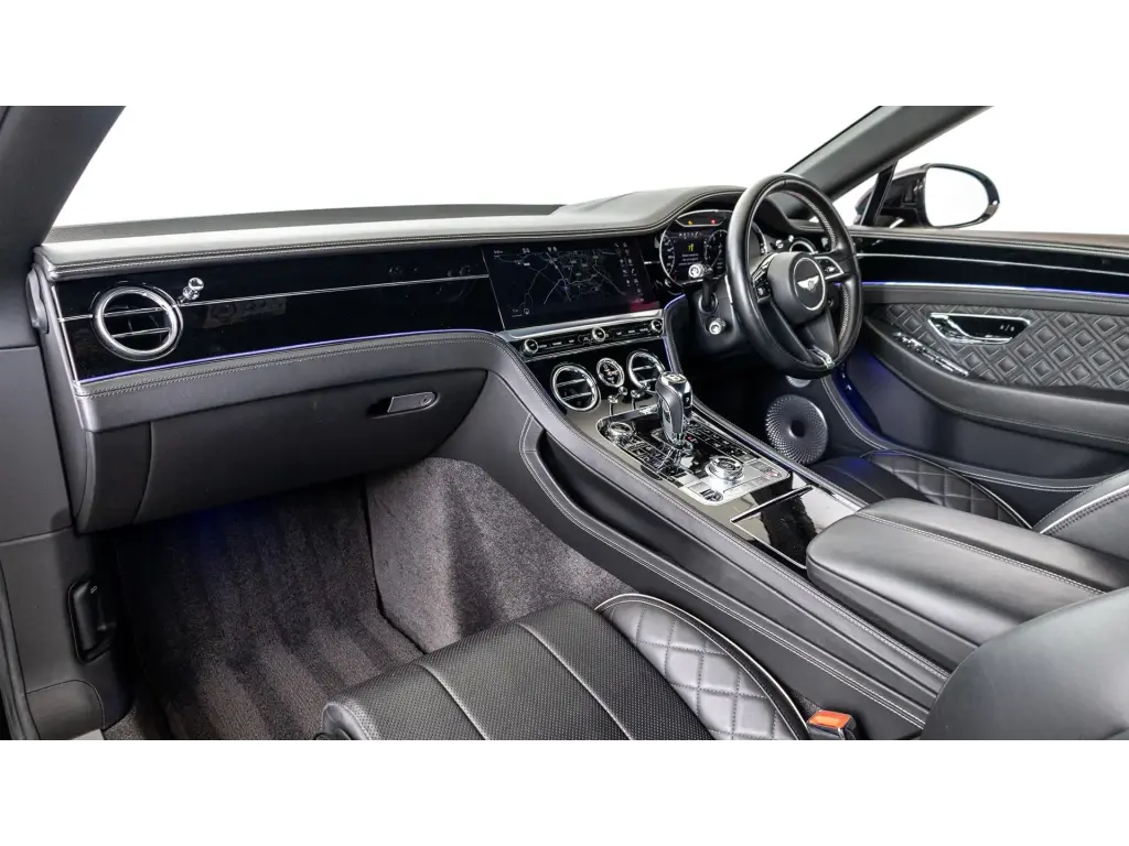 Image for 2019 Continental GTC W12 at position 2