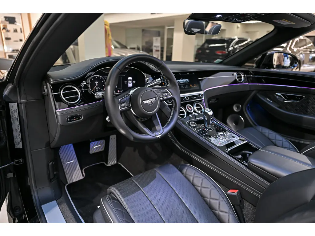 Image for 2019 Continental GTC W12 at position 2