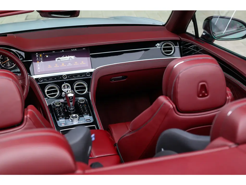 Image for 2019 Continental GTC W12 at position 4